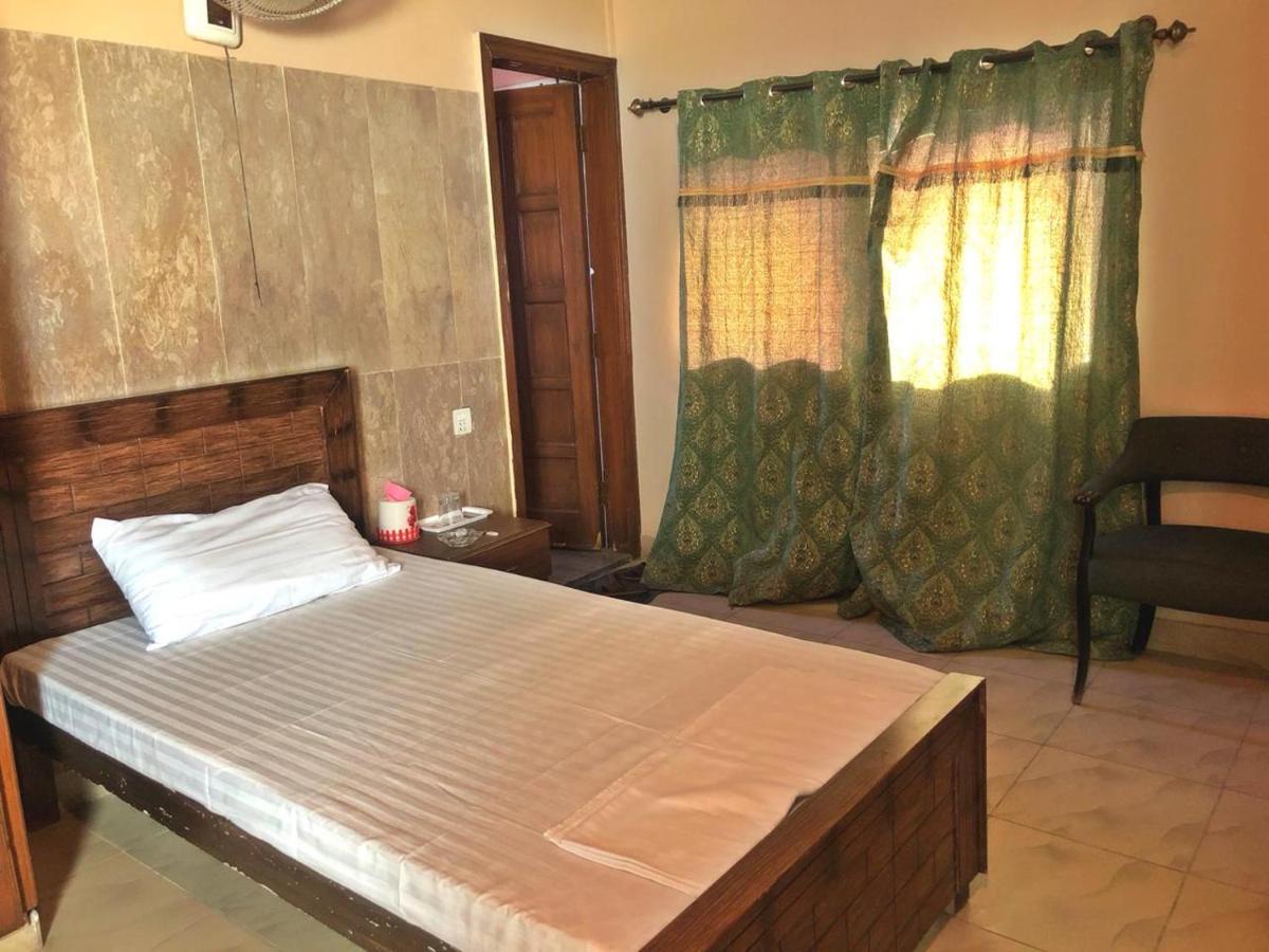 Babar House Hotel ไฟซาลาบัด ภายนอก รูปภาพ